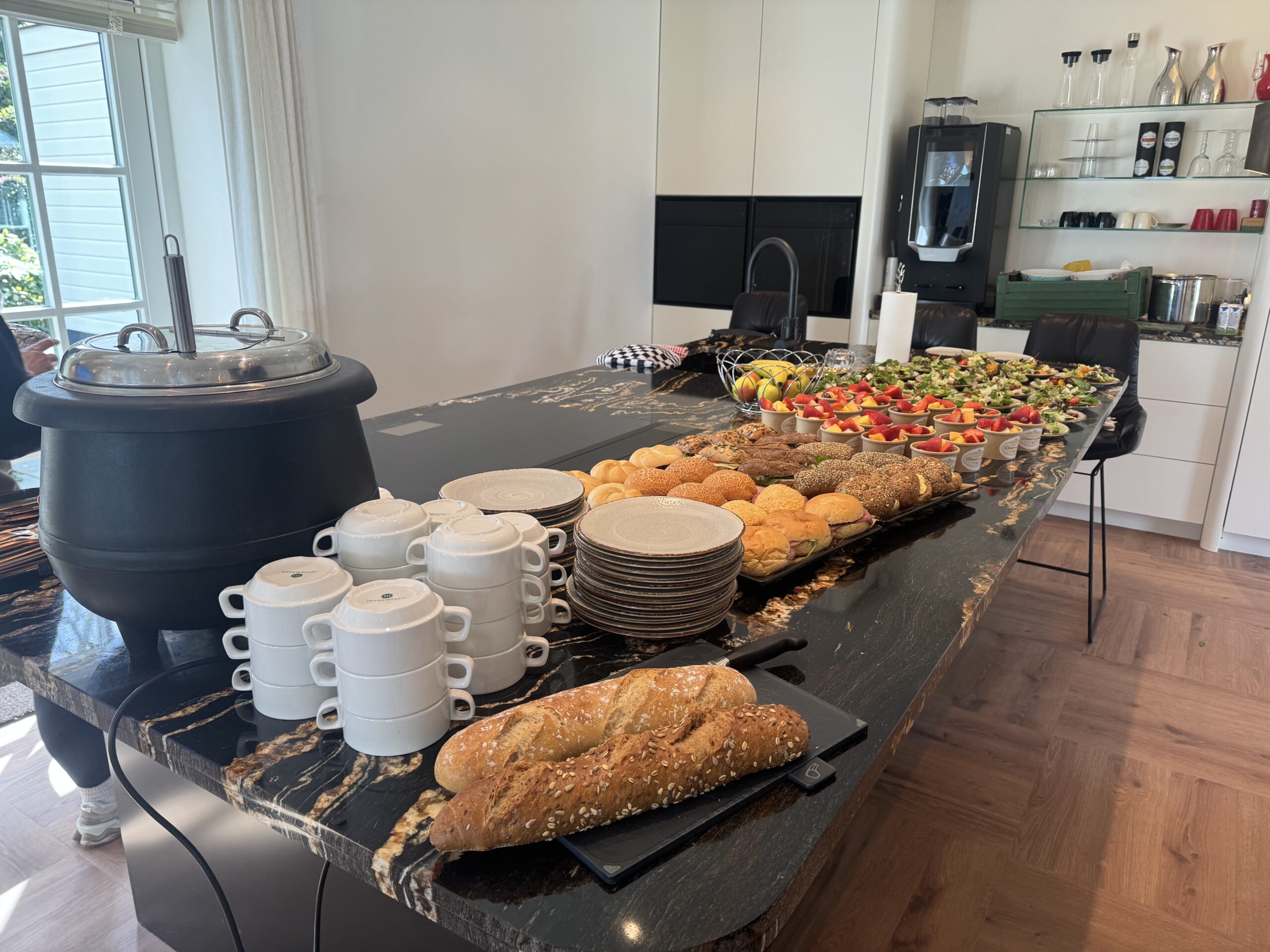 Lunch en catering tijdens zakelijke bijeenkomst
